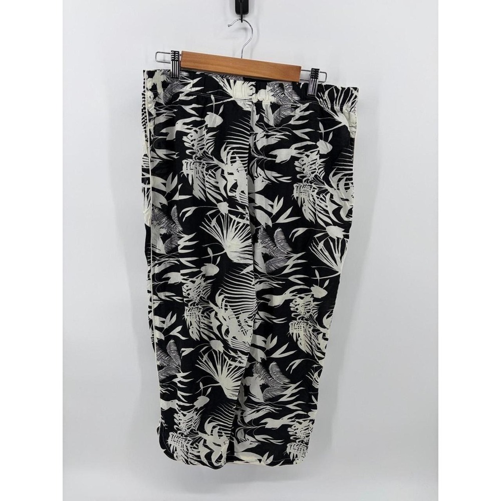 Ambrielle Sleepwear, Black & White Tropical Leaf Pattern, Capris, Women's Size M